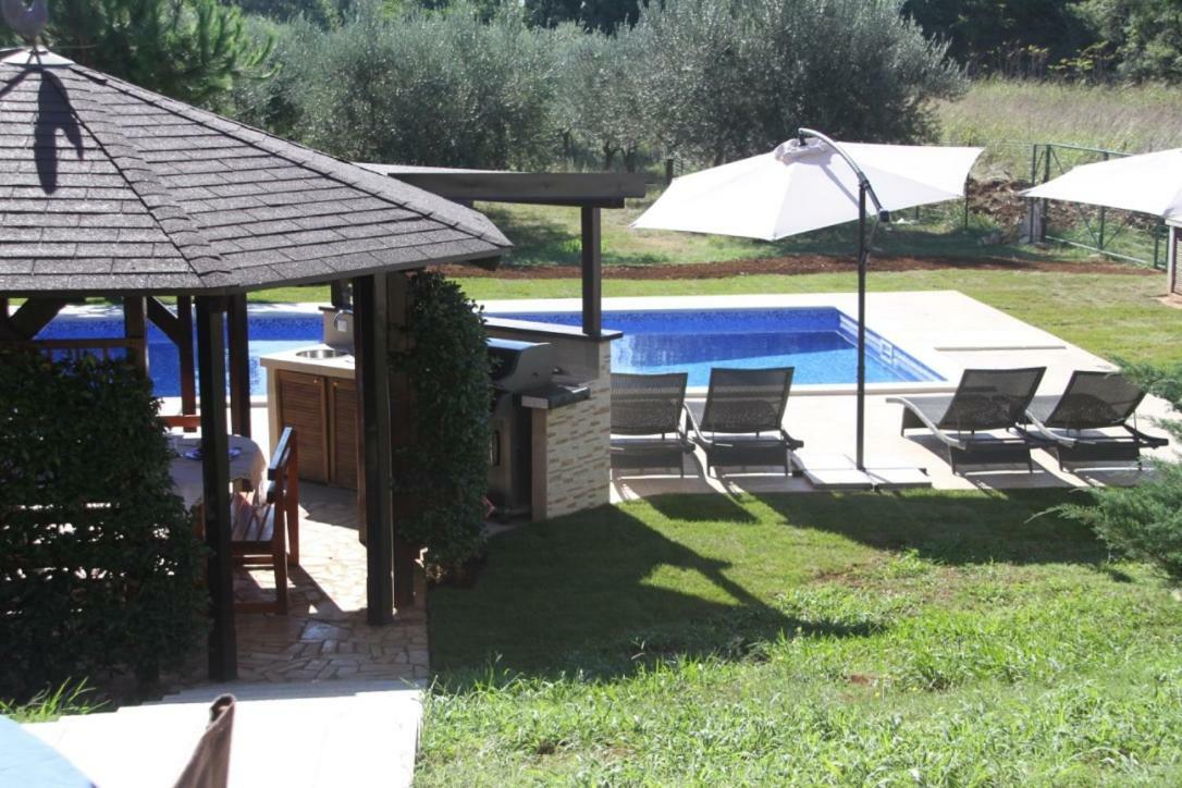 Premantura Olive Gardenヴィラ エクステリア 写真